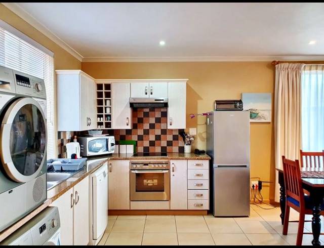 2 BEDROOM APARTMENT FOR SALE IN PINNACLE POINT GOLF ESTATE
